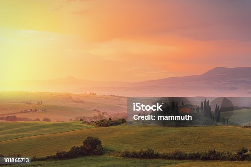 istock Farm in Tuscany at dawn 181865713