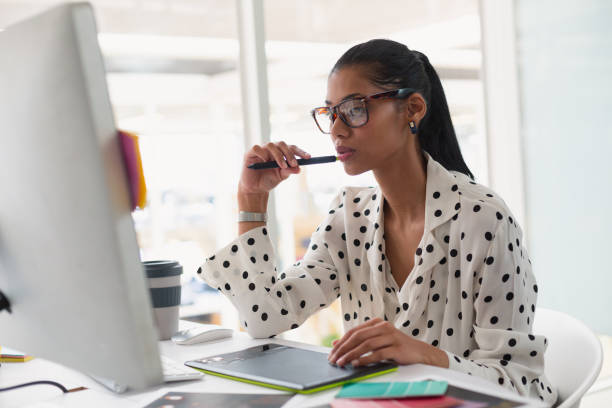 4,718 Woman In Front Of Computer Stock Photos, Pictures & Royalty-Free  Images - iStock