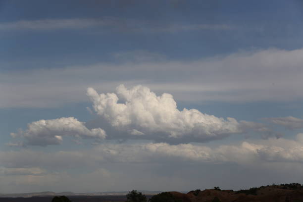 kuvapankkikuvat ja rojaltivapaat kuvat aiheesta rehevät pilvet arizonassa - article on hazards of smoking