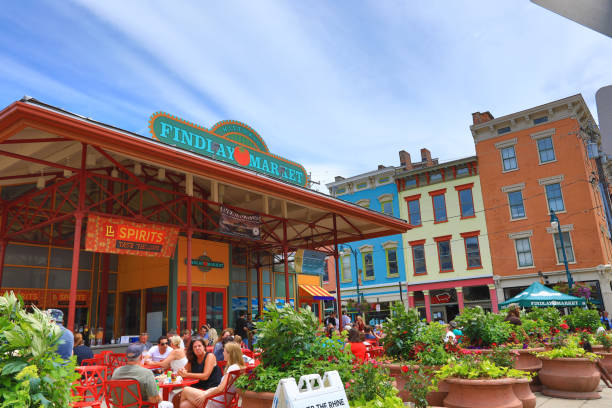 Findlay Market is located in Cincinnati Ohio. Findlay Market in Cincinnati, Ohio is a popular farmers market and restaurant area in the trendy Over the Rhine area cincinnati stock pictures, royalty-free photos & images