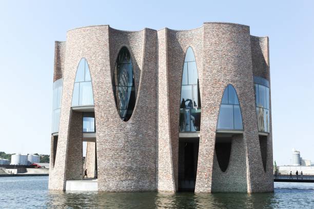 fjordenhus est le nouveau bâtiment emblématique de vejle au bord de l’eau de la ville - vejle photos et images de collection