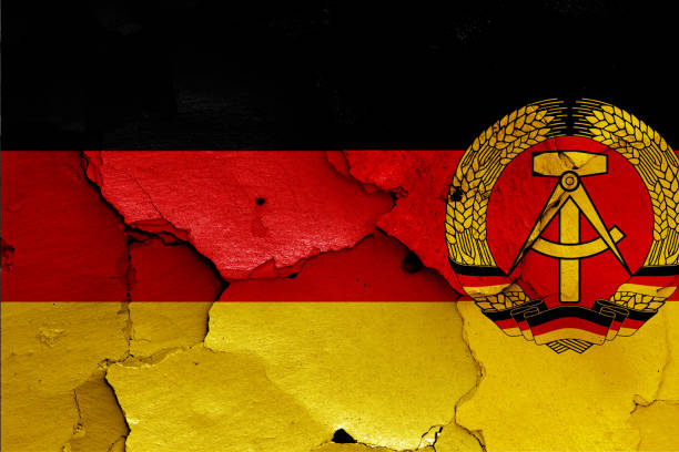 flaggor av västtyskland och östtyskland - beskrivande f��rg bildbanksfoton och bilder