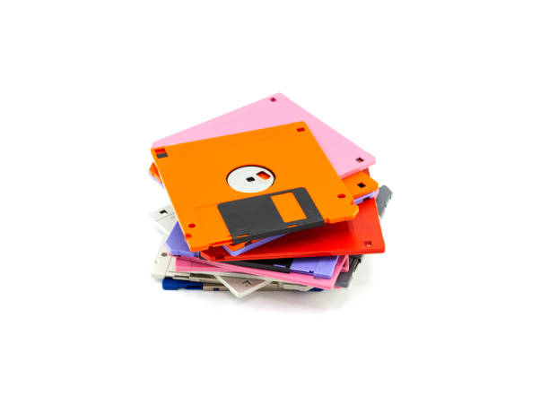 eine diskette auch genannt eine diskette isoliert auf weißem hintergrund - datenspeicher diskette stock-fotos und bilder