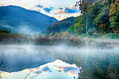 istock VH504 Fog of Chupungryong Reservoir 2 1061694086