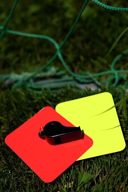 football referee set - gele kaart stockfoto's en -beelden