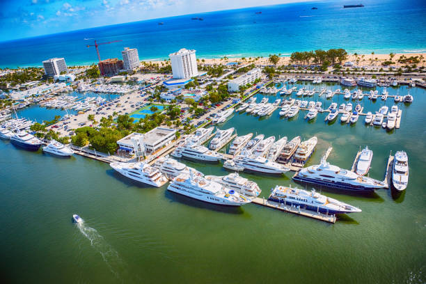 Fort Lauderdale Marina From Above A large public marina in Fort Lauderdale, Florida shot from a helicopter at an altitude of 500 feet during a photo flight. marina stock pictures, royalty-free photos & images