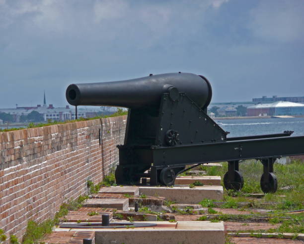 Fort Pickens This 8-inch Rodman cannon was recently mounted on the northwest wall at Fort Pickens, where a similar cannon had existed until 1901 1901 stock pictures, royalty-free photos & images