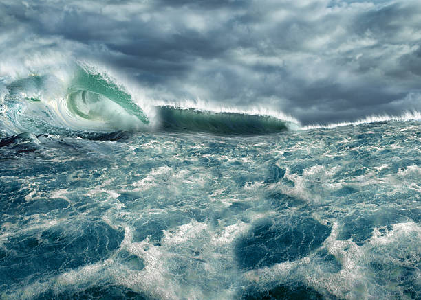 freak wave on ocean, tsunami waves - tsunami 個照片及圖片檔