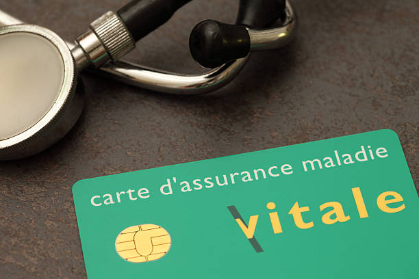 french carte vitale (carte de sécurité sociale - assurance santé photos et images de collection