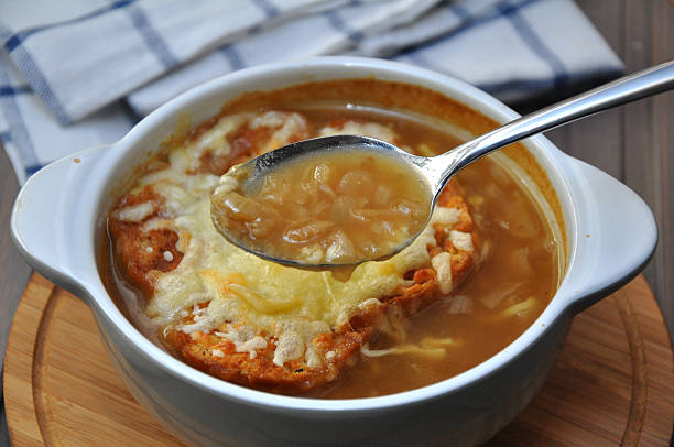 súp hành tây pháp - onion soup hình ảnh sẵn có, bức ảnh & hình ảnh trả phí bản quyền một lần