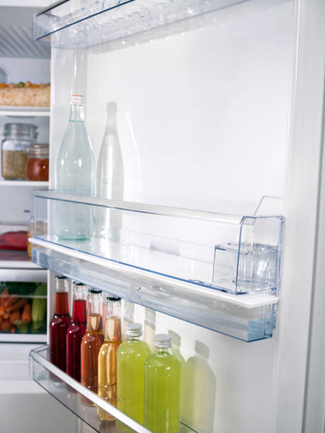 冷蔵庫の詳細 - 冷蔵庫　中 ストックフォトと画像
