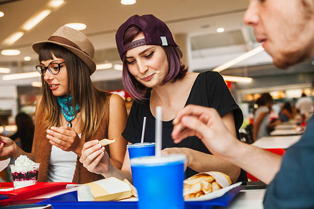 eating-at-food-court