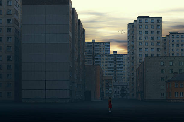 Sad Woman Silhouette Walking Alone At Sunset 圖畫 圖片和照片檔 Istock