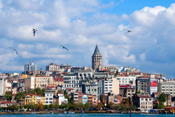 galata tower, istanbul/turkije - galata stockfoto's en -beelden