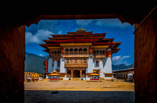 Gangteng Monastery, Bhutan The Gangteng Monastery (Dzongkha), also known as Gangtey Gonpa or Gangtey Monastery, an important monastery of Nyingmapa school of Buddhism, the main seat of the Pema Lingpa tradition, located in the Wangdue Phodrang District in central Bhutan. gompa stock pictures, royalty-free photos & images