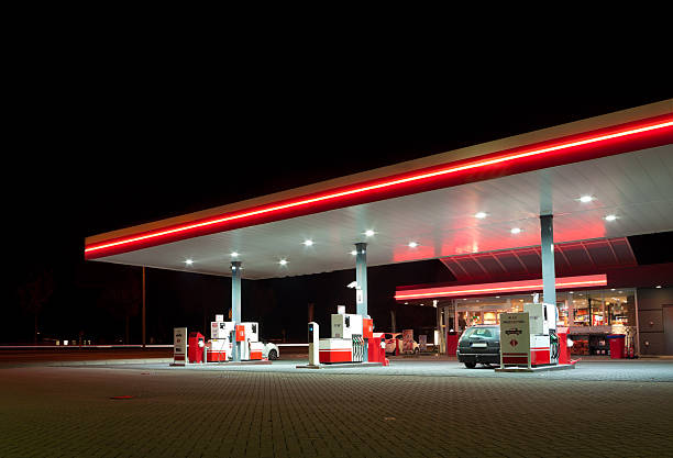 gas station - tankstelle stock-fotos und bilder
