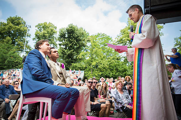 rencontre gay wedding dress a Saint-Priest
