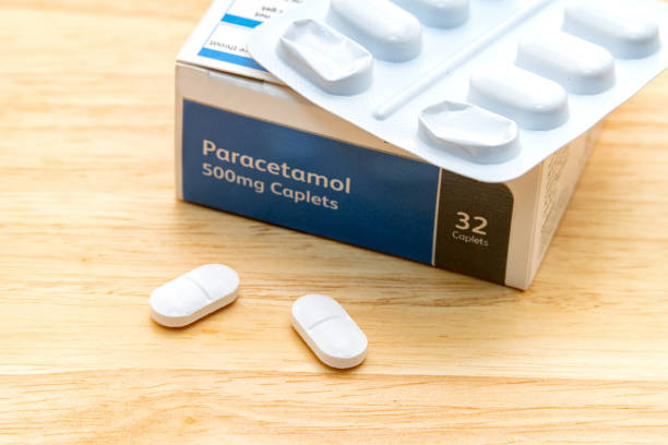 generieke paracetamol pillen - pijnstiller stockfoto's en -beelden