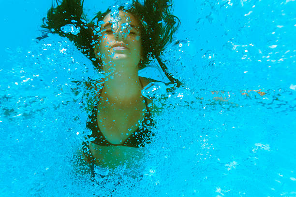 Girls Under Water (14 pics)