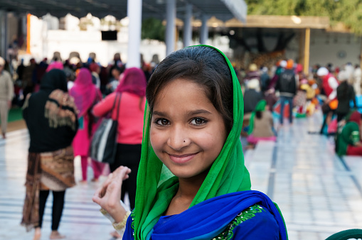 girl-in-golden-temple-amritsar-india-picture-id539024537?b=1&k=20&m=539024537&s=170667a&w=0&h=gPdorg48YeD90gkvOqsYHYwyPMtcsWaB-K9svG0fKIg=