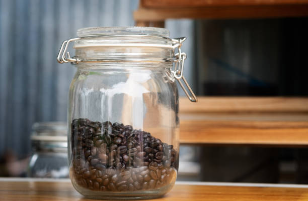 glass jar containing roasted coffee beans picture id1399519816?k=20&m=1399519816&s=612x612&w=0&h=mnkb pHBaMmS u 4AvVvIYUZiQLv0b6ZRGbzR9ojmQ8= - What Would be Your Preference for the Freezer Food Containers
