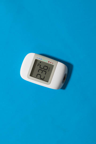 Glucometer Show glucose in the blood. Devices for measuring of glucose in the blood. Glucometer Show glucose in the blood. Devices for measuring of glucose in the blood. diabetic foot stock pictures, royalty-free photos & images