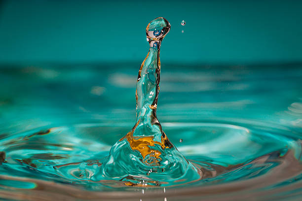 Goutte Deau Banque d images et photos libres de droit iStock Goutte Deau Banque d images et photos libres de droit iStock