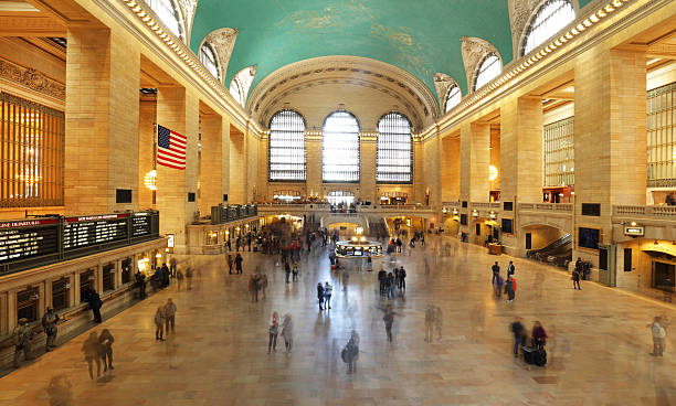 grand central station in new york city - estación edificio de transporte fotografías e imágenes de stock