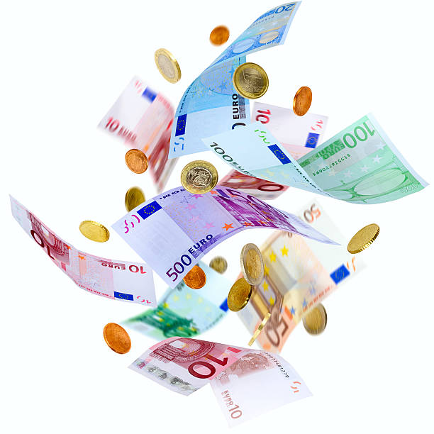 voar euro dinheiro - notas euros voar imagens e fotografias de stock