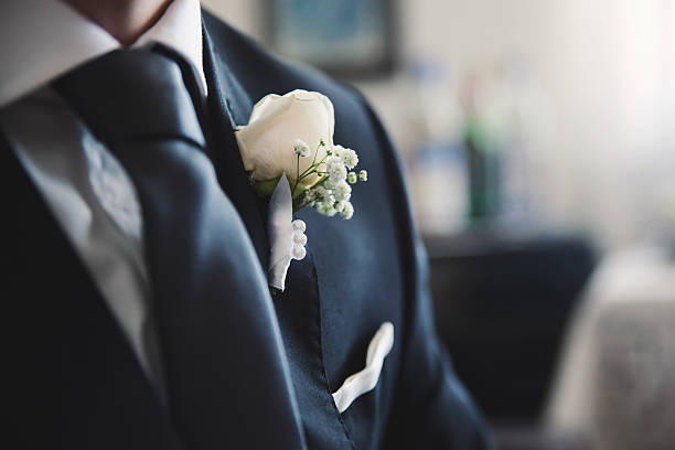 a groom preparing to marry the love of his life - smoking stockfoto's en -beelden