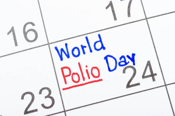 escrito a mano el día mundial contra la polio 24 de octubre marcado - polio fotografías e imágenes de stock