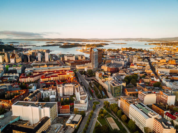 挪威奧斯陸的港口和金融區景觀 - oslo 個照片及圖片檔