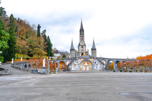 he Basilica of Our Lady of the Immaculate Conception is a Roman Catholic church and minor basilica in Lourdes France  shrine stock pictures, royalty-free photos & images