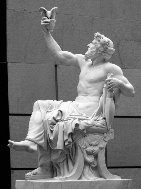 kopf und schultern von der alten skulptur – detail - statue stock-fotos und bilder
