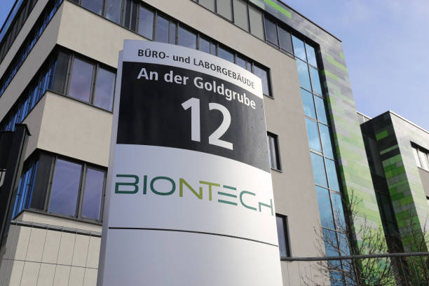 hauptsitz der firma biontech in mainz, deutschland - mainz stock-fotos und bilder