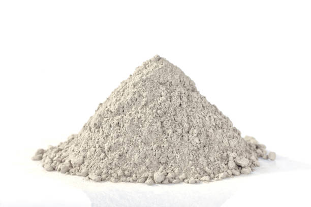 heap cement poeder bestemd voor industrie geïsoleerd - cement stockfoto's en -beelden