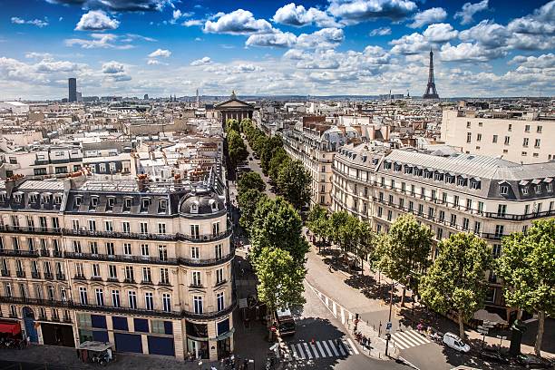 vue haute ville de paris lors d’une belle journée - immeuble paris photos et images de collection
