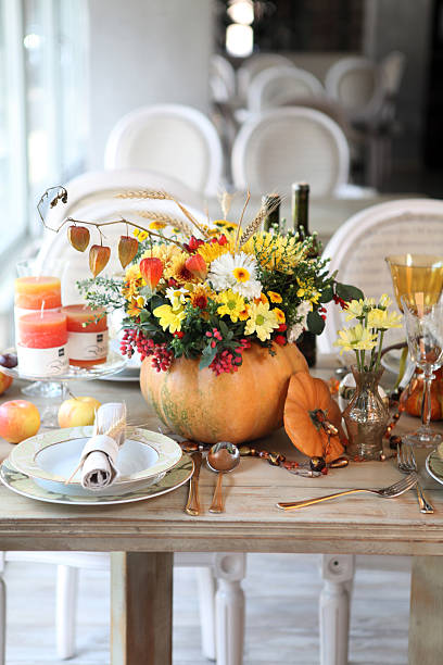 Holiday dining Holiday table setting in autumn style centerpiece stock pictures, royalty-free photos & images