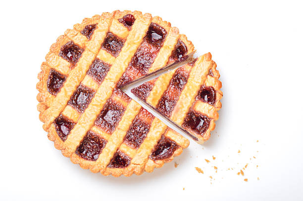 homemade raspberry pie with slice cut out - taart stockfoto's en -beelden