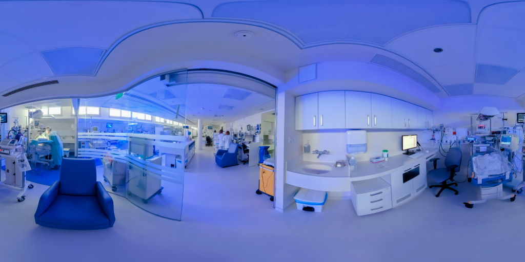 Hospital ward for prematurely born infants with ultraviolet lighting