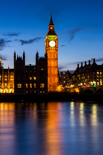 国会議事堂とビッグベン ロンドンイギリス夜間点灯 イギリスのストックフォトや画像を多数ご用意 Istock