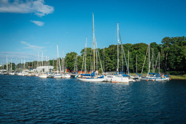 åhus harbour on the swedish east coast. popular tourist destination. - österlen bildbanksfoton och bilder