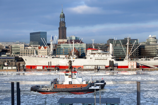 Ice on the Elbe