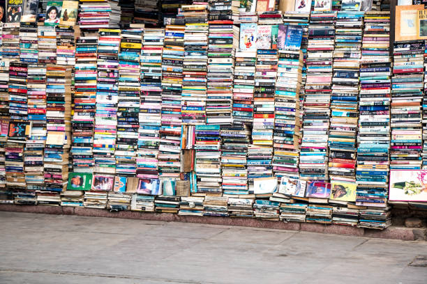 Image of book stall in street market Image of book stall in street market kolkata stock pictures, royalty-free photos & images
