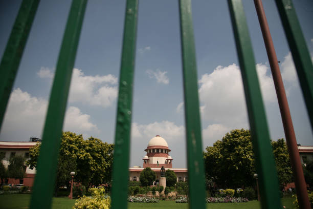 Indian Supreme Court A general view of Indian Supreme Court main building in New Delhi. Supreme court is an apex court of India situated in Indian National Capital New Delhi. delhi ecourts stock pictures, royalty-free photos & images