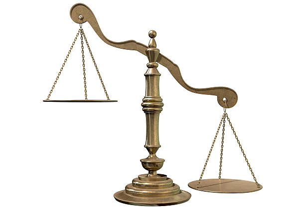 ¿Por qué las escalas de justicia están desequilibradas?