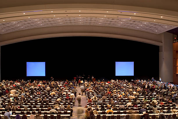 Information for the mass Large crowd gathered for a seminar large stock pictures, royalty-free photos & images