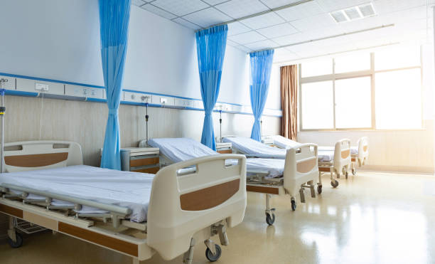 新しい空の病院の部屋のインテリア - 病院 ストックフォトと画像