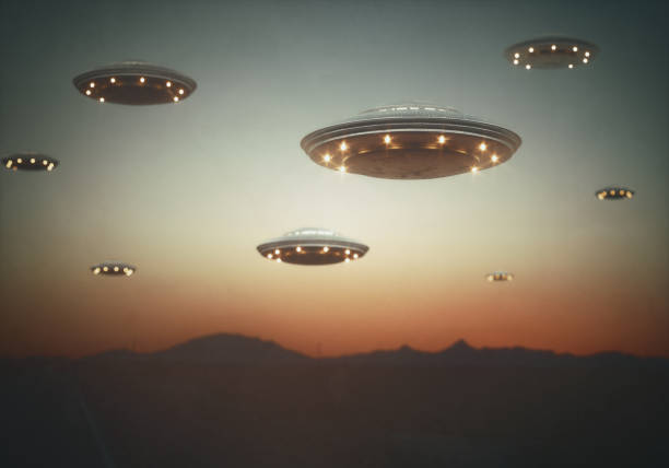 вторжение неопознанных летающих объектов - ufo стоковые фото и изображения