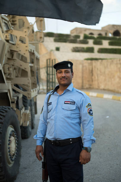 伊拉克摩蘇爾的伊拉克員警 - 防地雷反伏擊車 個照片及圖片檔